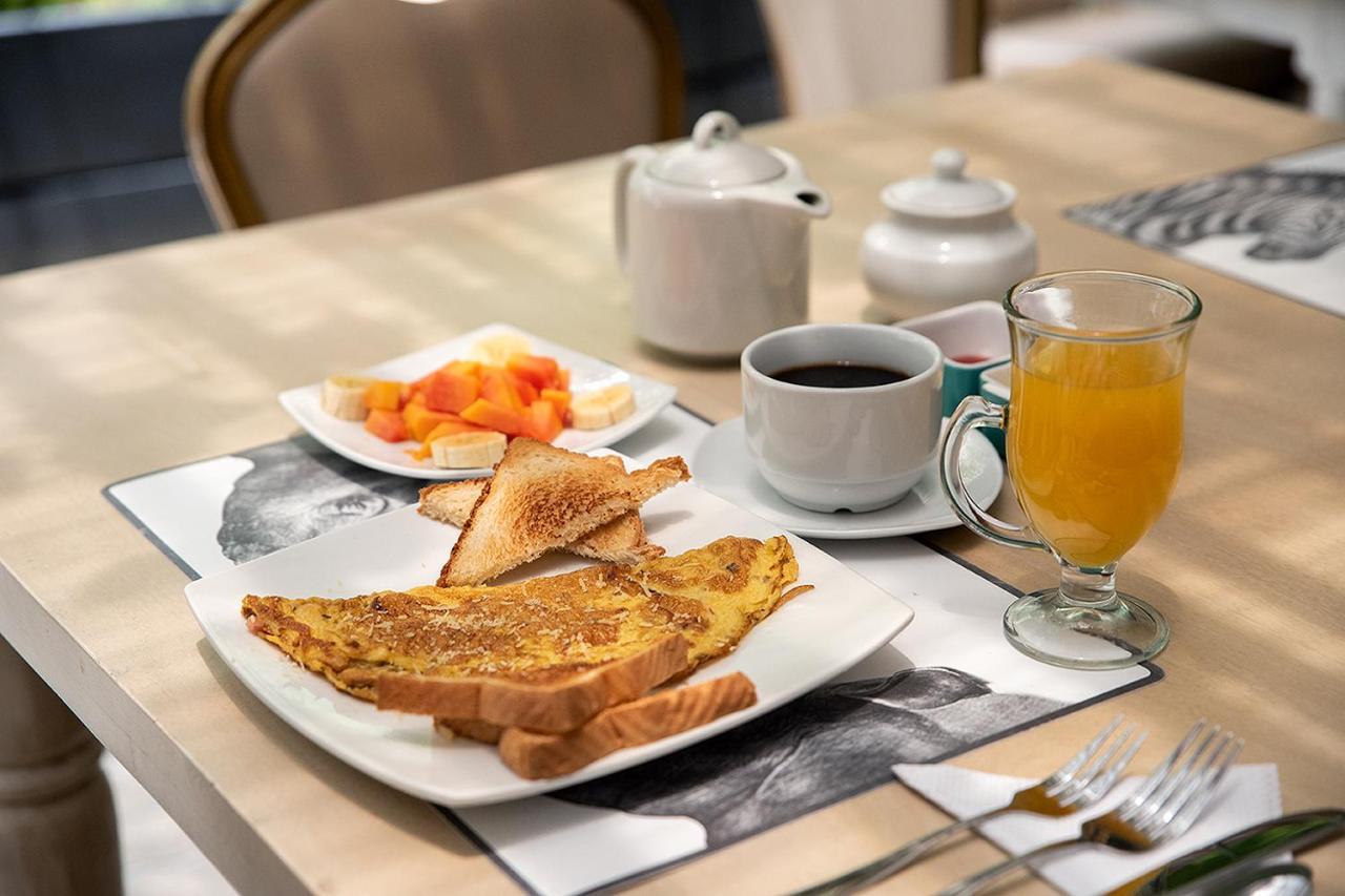 Hotel Green Park Кали Екстериор снимка